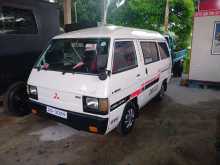 Mitsubishi L300 1985 Van