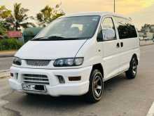 Mitsubishi L400 Space Gear 1996 Van