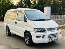 Mitsubishi L400 Space Gear 1999 Van