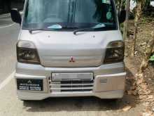 Mitsubishi MiniCab 2000 Van