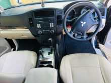https://riyasewana.com/uploads/mitsubishi-mitsubishi-montero-9172522245.jpg
