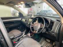 https://riyasewana.com/uploads/mitsubishi-mitsubishi-outlander-16164150174.jpg