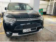Mitsubishi OUTLANDER PHEV 2014 SUV