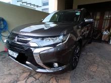 Mitsubishi Outlander G Navi Premium PHEV Plug-In Hybrid 2015 SUV