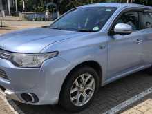 Mitsubishi Outlander PHEV 2016 SUV