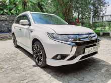 Mitsubishi Outlander PHEV G Navi 2015 SUV