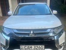 Mitsubishi Outlander PHEV G Navi Premium 2015 SUV