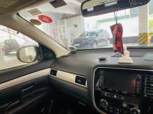 https://riyasewana.com/uploads/mitsubishi-mitsubishi-outlander-23114520286.jpg