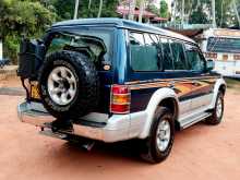 https://riyasewana.com/uploads/mitsubishi-mitsubishi-pajero-15160020384.jpg