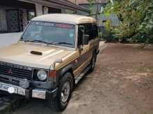 Mitsubishi Pajero 1988 SUV