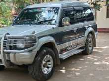 https://riyasewana.com/uploads/mitsubishi-mitsubishi-pajero-1992-2120054812054.jpg