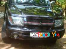 Mitsubishi Pajero Jeep GDI 2002 SUV