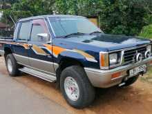 Mitsubishi MITSUBISI L200 BRAND NEW 4WD CAB 2001 Pickup