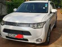 Mitsubishi Outlander PHEV PLUG IN 2014 SUV