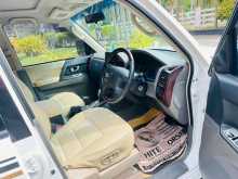 https://riyasewana.com/uploads/mitsubishi-montero-1012161722353.jpg