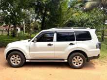 https://riyasewana.com/uploads/mitsubishi-montero-10131723442.jpg