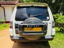 https://riyasewana.com/uploads/mitsubishi-montero-10131723506.jpg