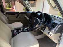 https://riyasewana.com/uploads/mitsubishi-montero-10131723994.jpg
