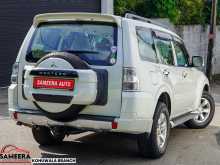 https://riyasewana.com/uploads/mitsubishi-montero-10153001704.jpg