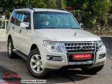 https://riyasewana.com/uploads/mitsubishi-montero-10153001732.jpg