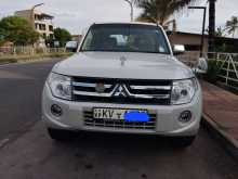 Mitsubishi Montero Canter Spare Wheel 2013 SUV