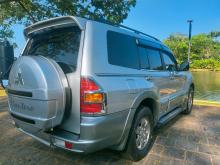 https://riyasewana.com/uploads/mitsubishi-montero-1020415610274.jpg