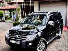 Mitsubishi Montero 2010 SUV