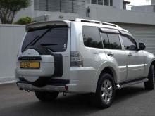 https://riyasewana.com/uploads/mitsubishi-montero-113370124061.jpg