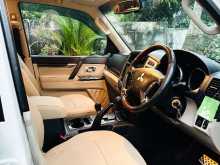 https://riyasewana.com/uploads/mitsubishi-montero-12313274043.jpg
