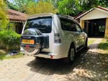 https://riyasewana.com/uploads/mitsubishi-montero-142228174412.jpg