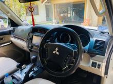 https://riyasewana.com/uploads/mitsubishi-montero-142228596364.jpg