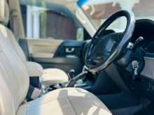 https://riyasewana.com/uploads/mitsubishi-montero-1491807323.jpg
