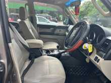 https://riyasewana.com/uploads/mitsubishi-montero-15133909735.jpg