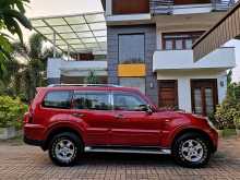 https://riyasewana.com/uploads/mitsubishi-montero-1573959262.jpg