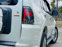 https://riyasewana.com/uploads/mitsubishi-montero-1617393722833.jpg