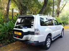 https://riyasewana.com/uploads/mitsubishi-montero-17121226122.jpg