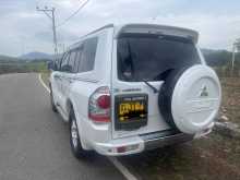 https://riyasewana.com/uploads/mitsubishi-montero-1714583122512.jpg