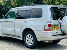 https://riyasewana.com/uploads/mitsubishi-montero-181140024912.jpg