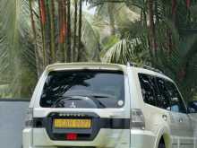 https://riyasewana.com/uploads/mitsubishi-montero-18183453302.jpg