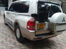 https://riyasewana.com/uploads/mitsubishi-montero-192055524042.jpg
