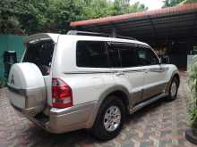 https://riyasewana.com/uploads/mitsubishi-montero-192055524193.jpg