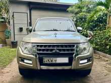 Mitsubishi Montero 2013 SUV
