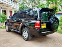 https://riyasewana.com/uploads/mitsubishi-montero-1992154153.jpg