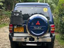 https://riyasewana.com/uploads/mitsubishi-montero-1998-211082012244.jpg