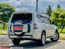 https://riyasewana.com/uploads/mitsubishi-montero-1st-5114059604.jpg