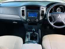 https://riyasewana.com/uploads/mitsubishi-montero-1st-5114059775.jpg