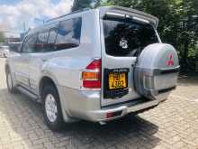 https://riyasewana.com/uploads/mitsubishi-montero-2000-1010365312304.jpg