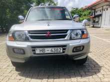 Mitsubishi Montero 2000 SUV