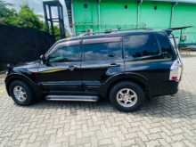 https://riyasewana.com/uploads/mitsubishi-montero-2000-3111102912723.jpg