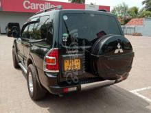 https://riyasewana.com/uploads/mitsubishi-montero-2000-32142321287328.jpg